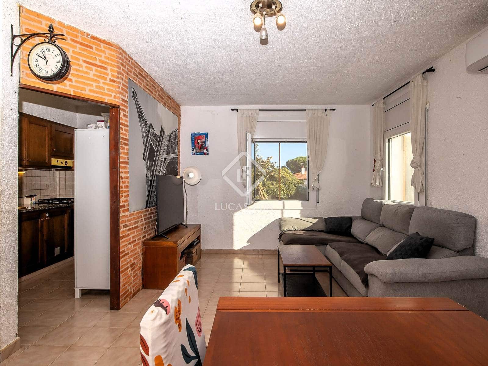 4 bedroom Villa for sale in Sant Antoni de Calonge with garage - € 380,000 (Ref: 9360894)