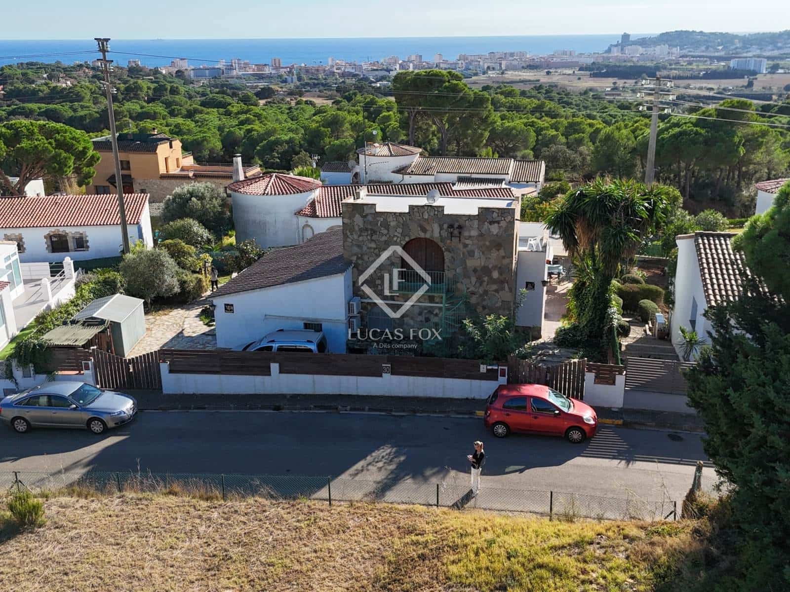 4 bedroom Villa for sale in Sant Antoni de Calonge with garage - € 380,000 (Ref: 9360894)