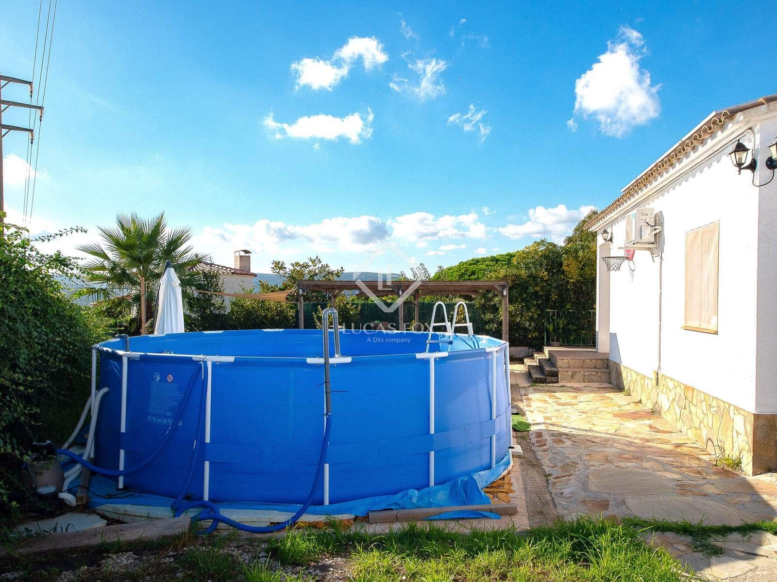 4 bedroom Villa for sale in Sant Antoni de Calonge with garage - € 380,000 (Ref: 9360894)