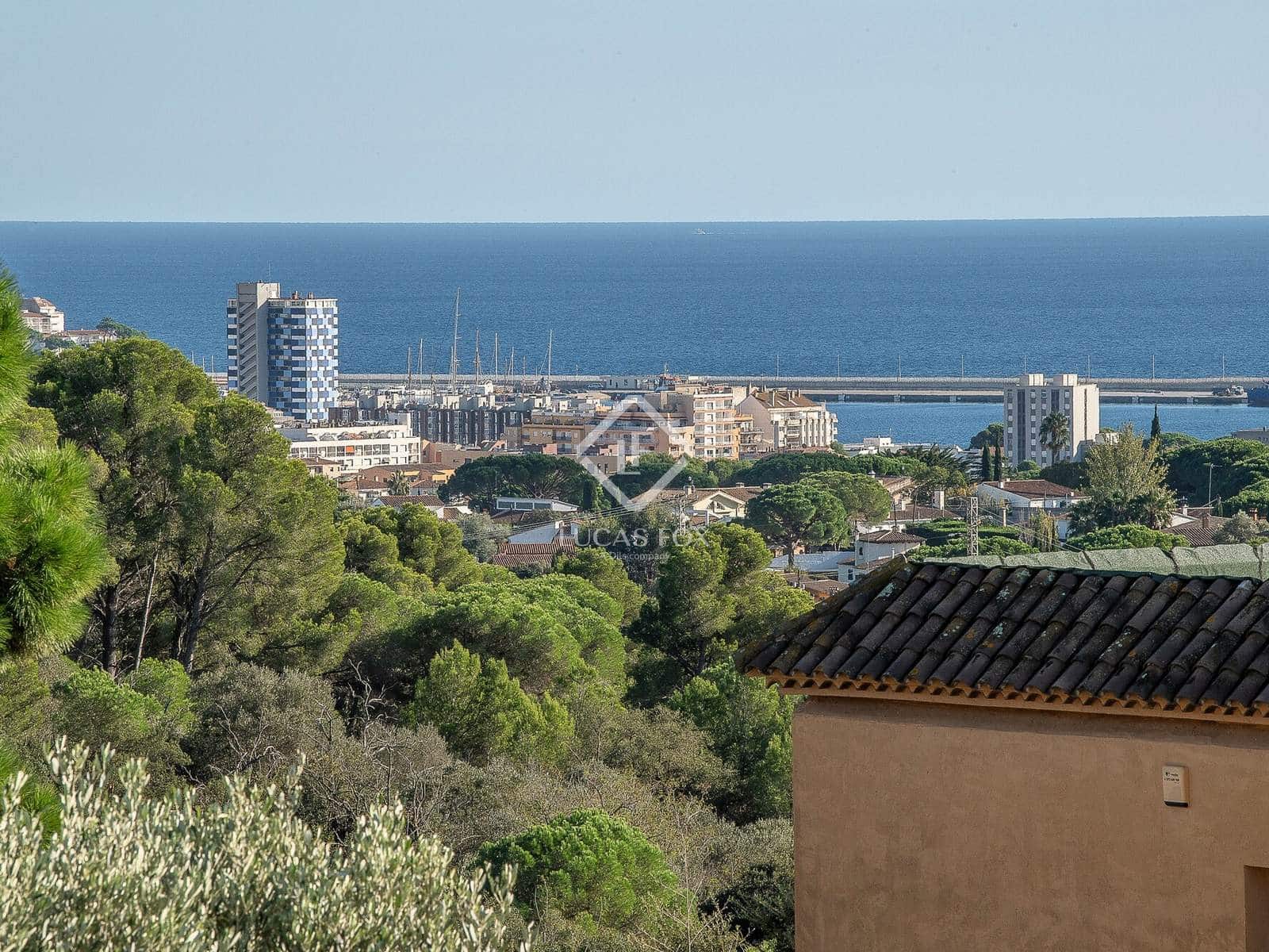 4 bedroom Villa for sale in Sant Antoni de Calonge with garage - € 380,000 (Ref: 9360894)