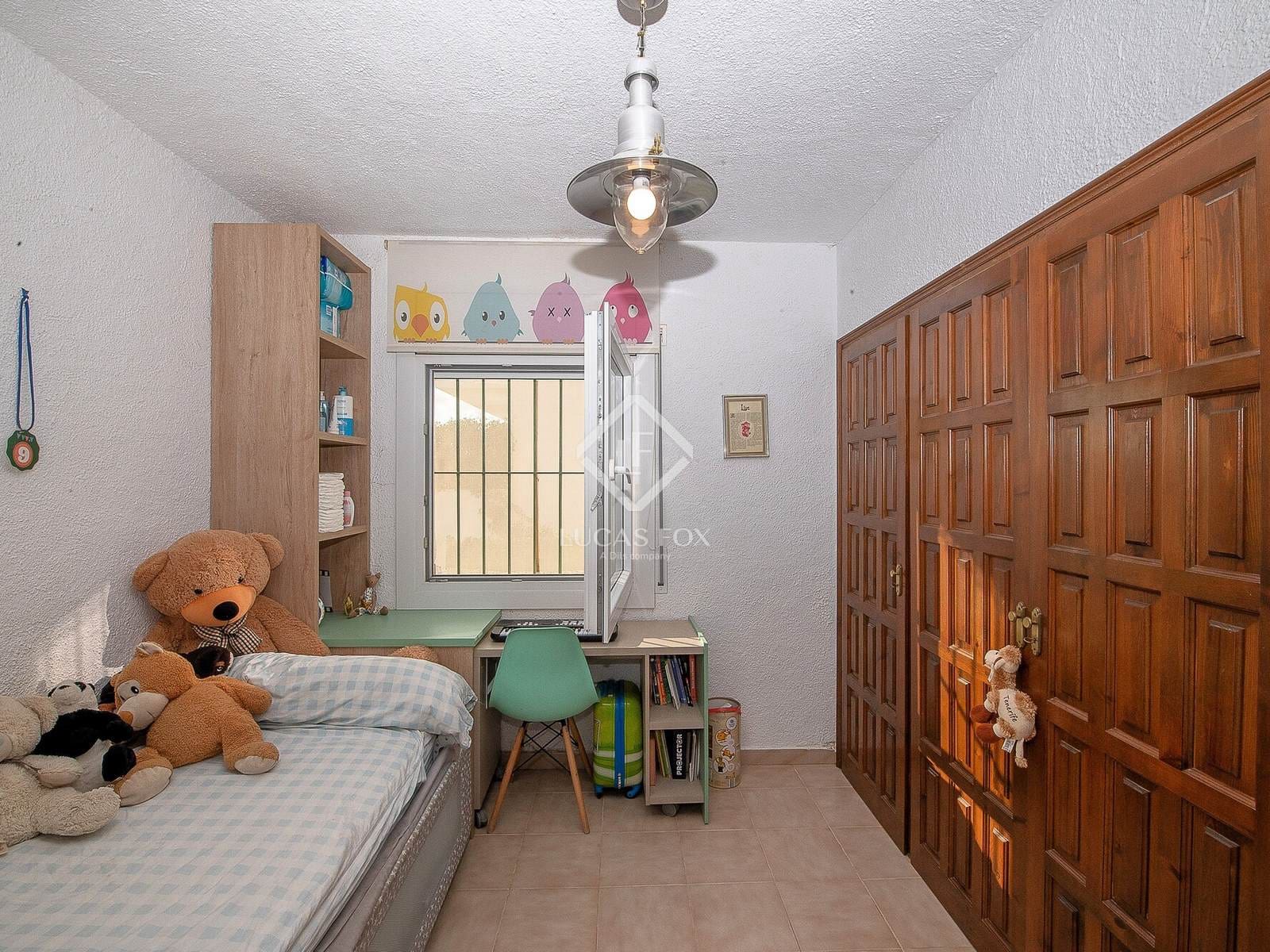 4 bedroom Villa for sale in Sant Antoni de Calonge with garage - € 380,000 (Ref: 9360894)