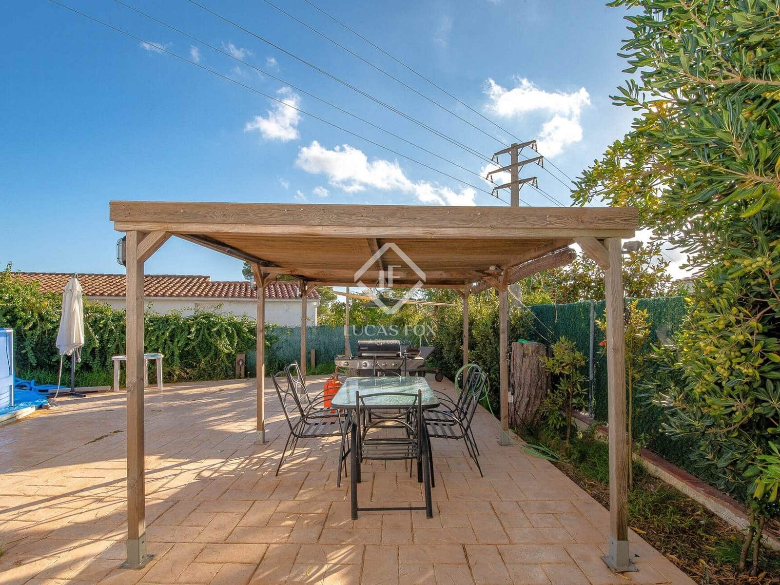 4 bedroom Villa for sale in Sant Antoni de Calonge with garage - € 380,000 (Ref: 9360894)