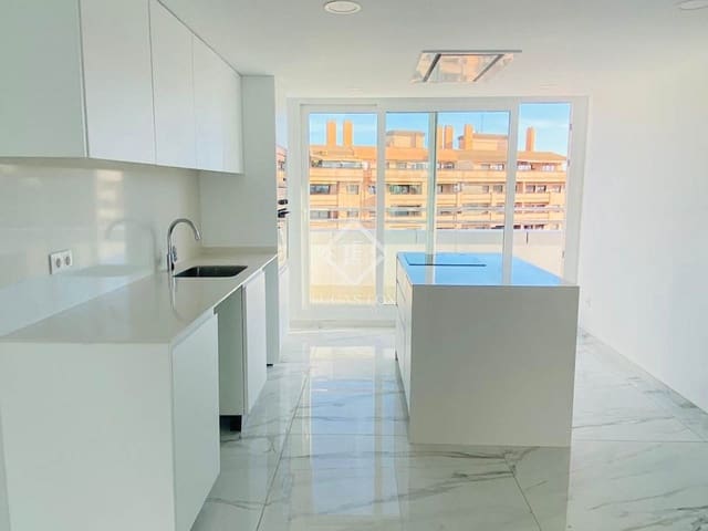 3 soverom Penthouse til leie i Valencia by med garasje - € 5 000 (Ref: 9360895)