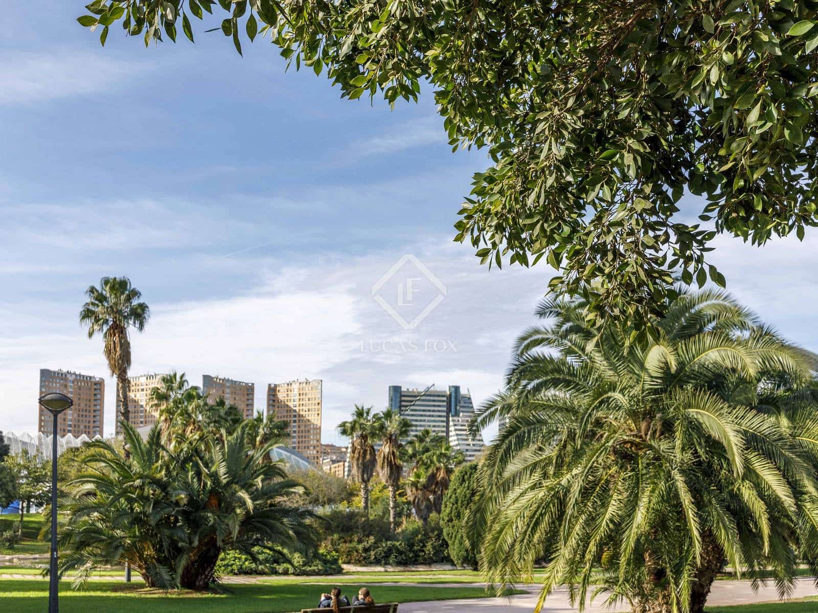 3 bedroom Penthouse for rent in Valencia city with garage - € 5,000 (Ref: 9360895)