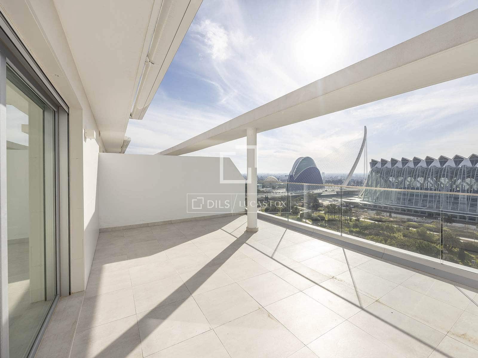 3 soverom Penthouse til leie i Valencia by med garasje - € 4 500 (Ref: 9360895)