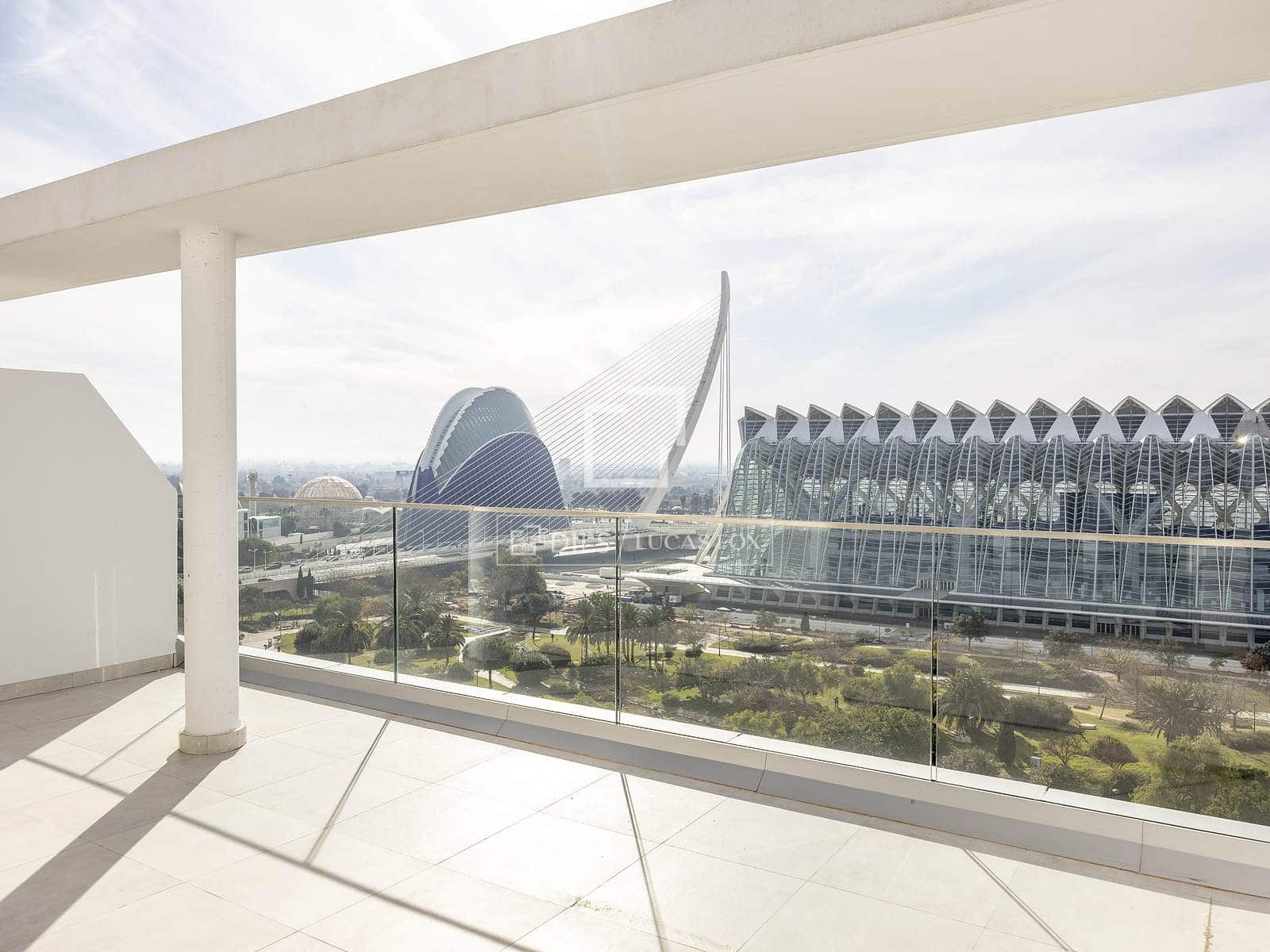 3 soverom Penthouse til leie i Valencia by med garasje - € 4 500 (Ref: 9360895)