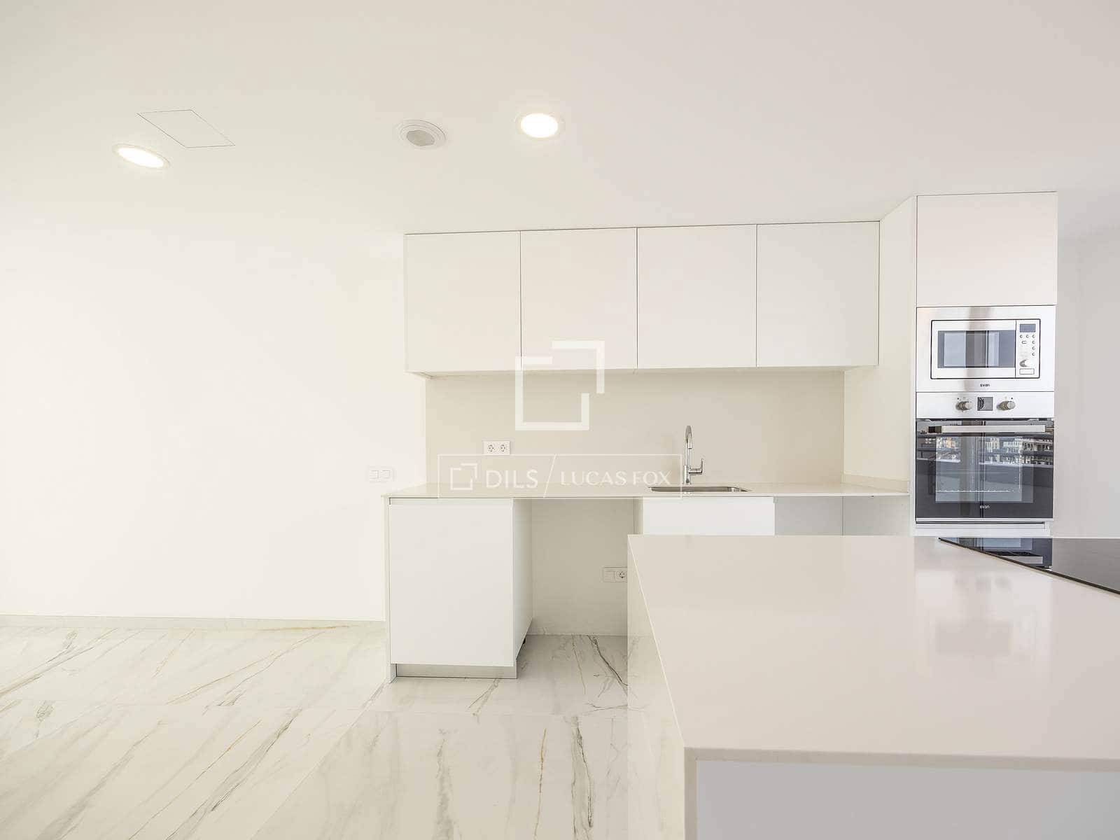 3 soverom Penthouse til leie i Valencia by med garasje - € 4 500 (Ref: 9360895)