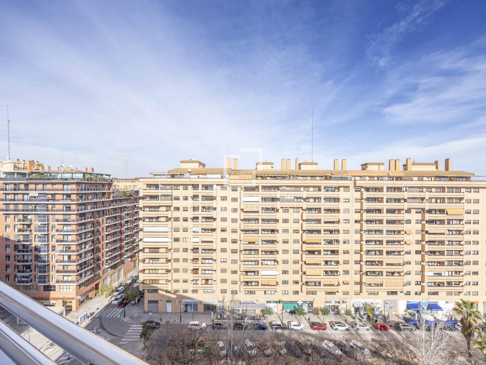 3 soverom Penthouse til leie i Valencia by med garasje - € 4 500 (Ref: 9360895)