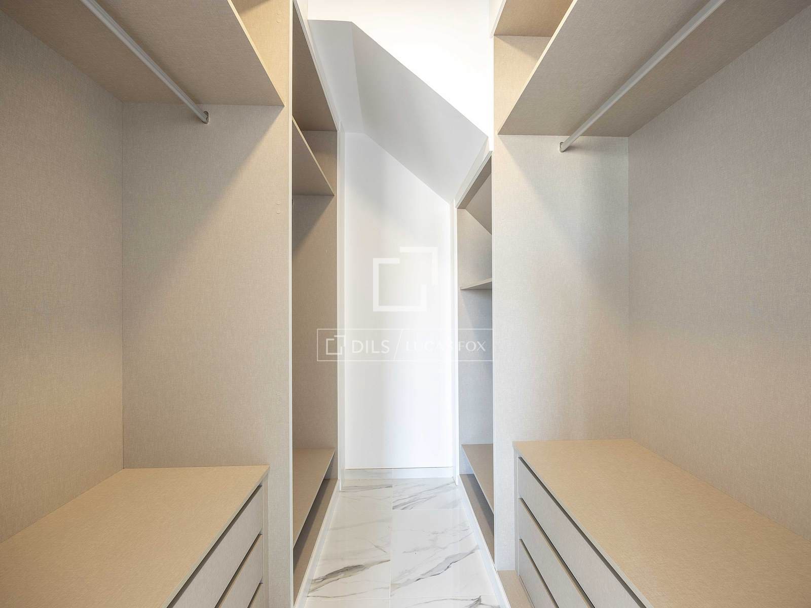 3 soverom Penthouse til leie i Valencia by med garasje - € 4 500 (Ref: 9360895)