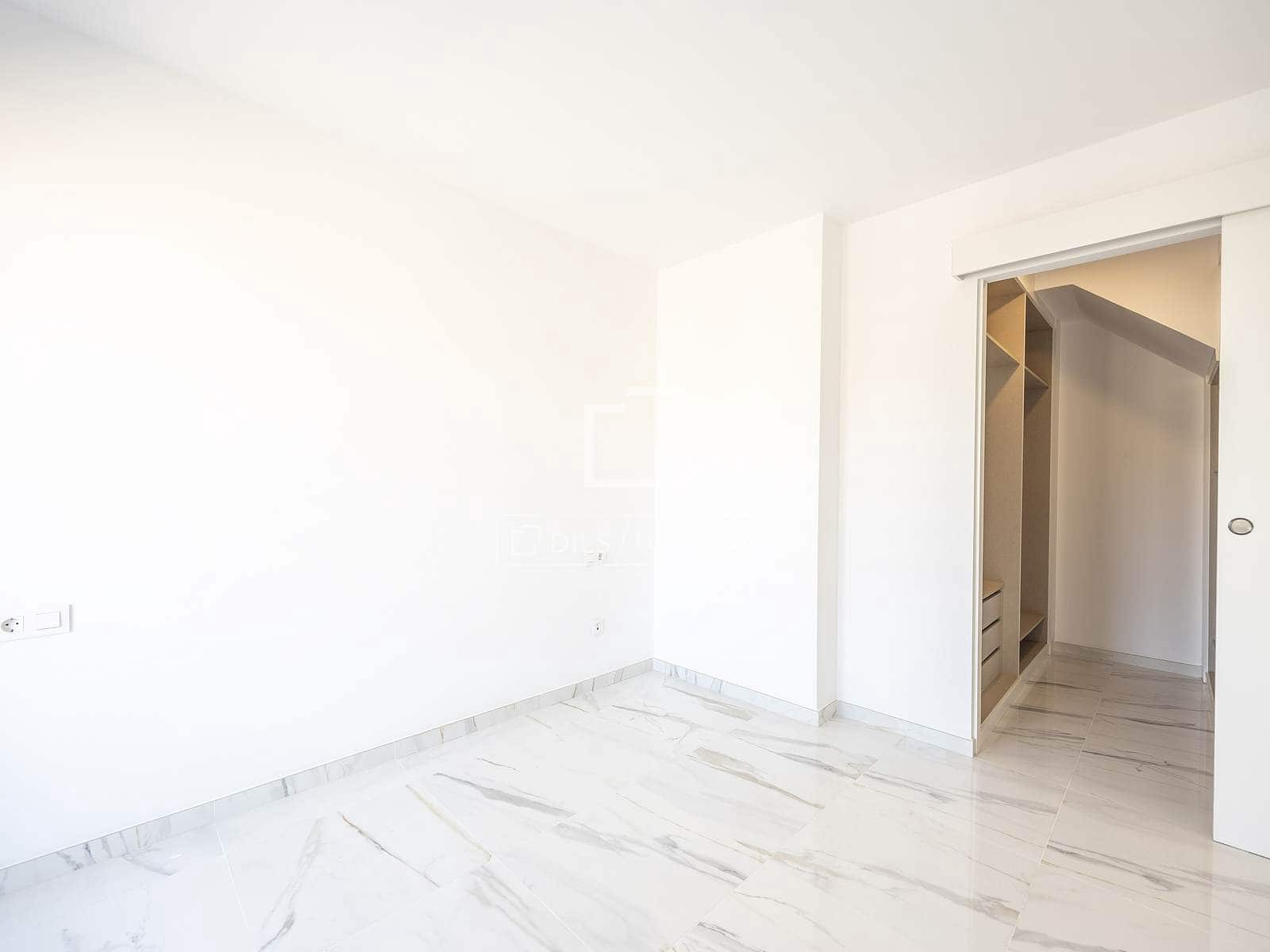 3 soverom Penthouse til leie i Valencia by med garasje - € 4 500 (Ref: 9360895)