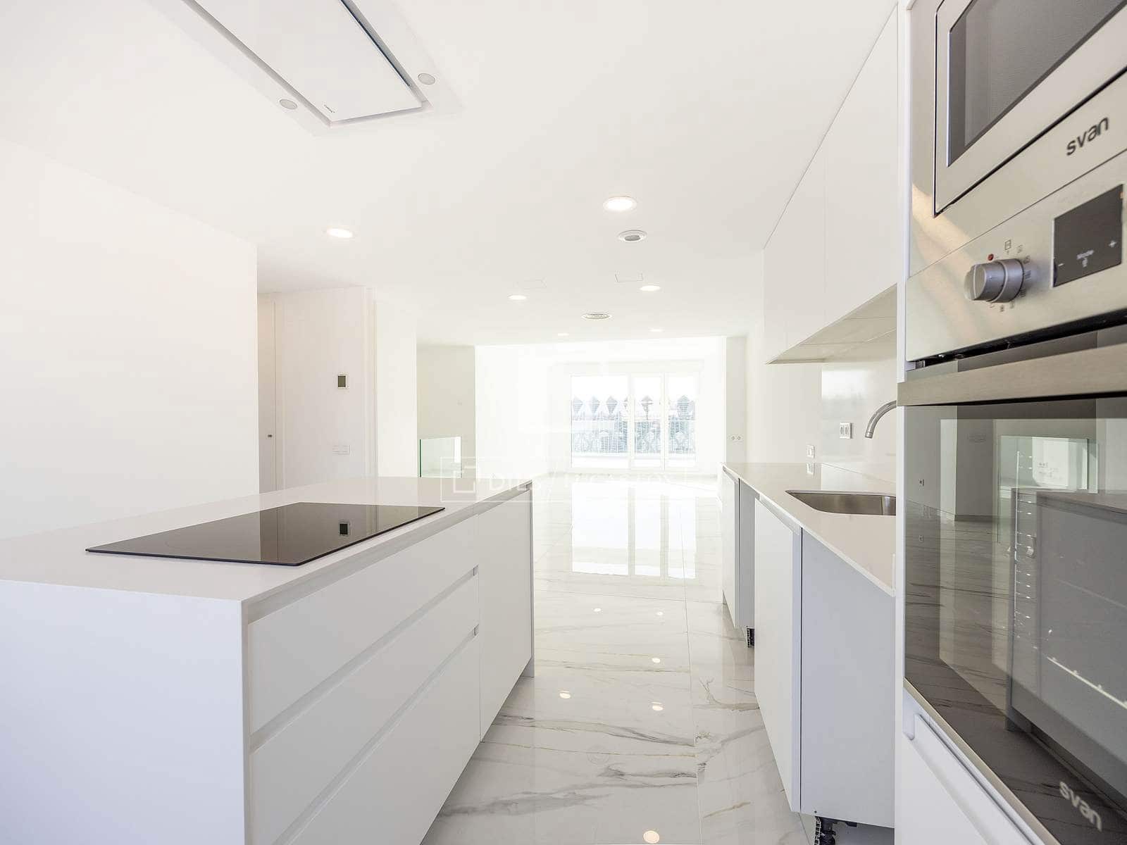 3 soverom Penthouse til leie i Valencia by med garasje - € 4 500 (Ref: 9360895)