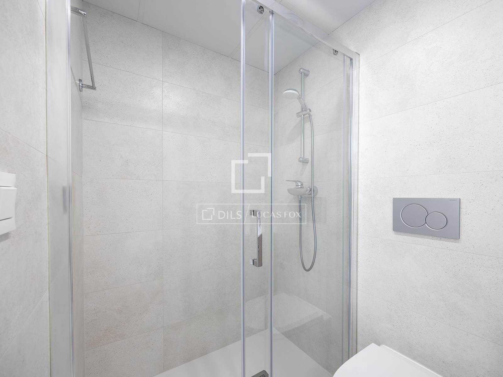 3 soverom Penthouse til leie i Valencia by med garasje - € 4 500 (Ref: 9360895)