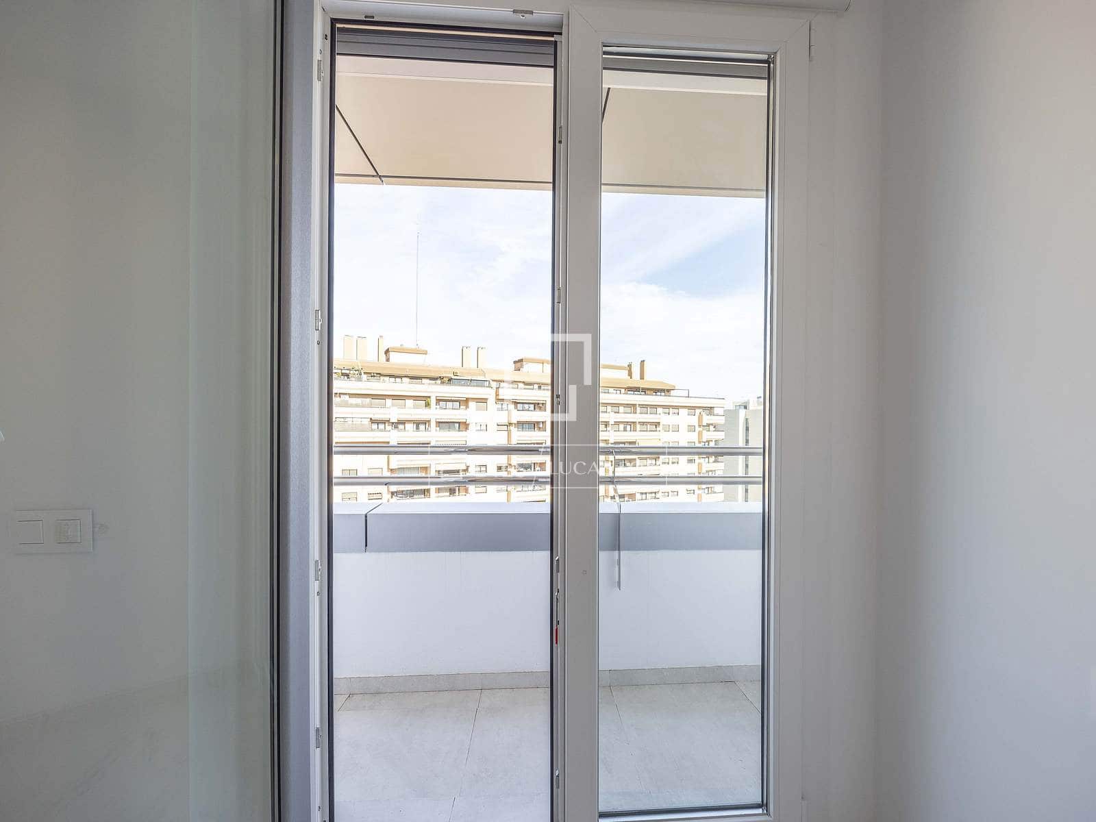 3 soverom Penthouse til leie i Valencia by med garasje - € 4 500 (Ref: 9360895)