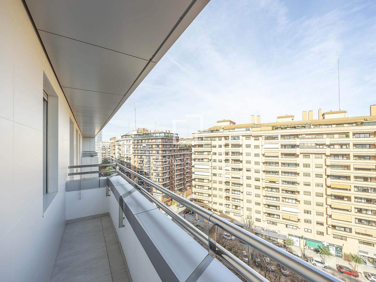 3 soverom Penthouse til leie i Valencia by med garasje - € 4 500 (Ref: 9360895)