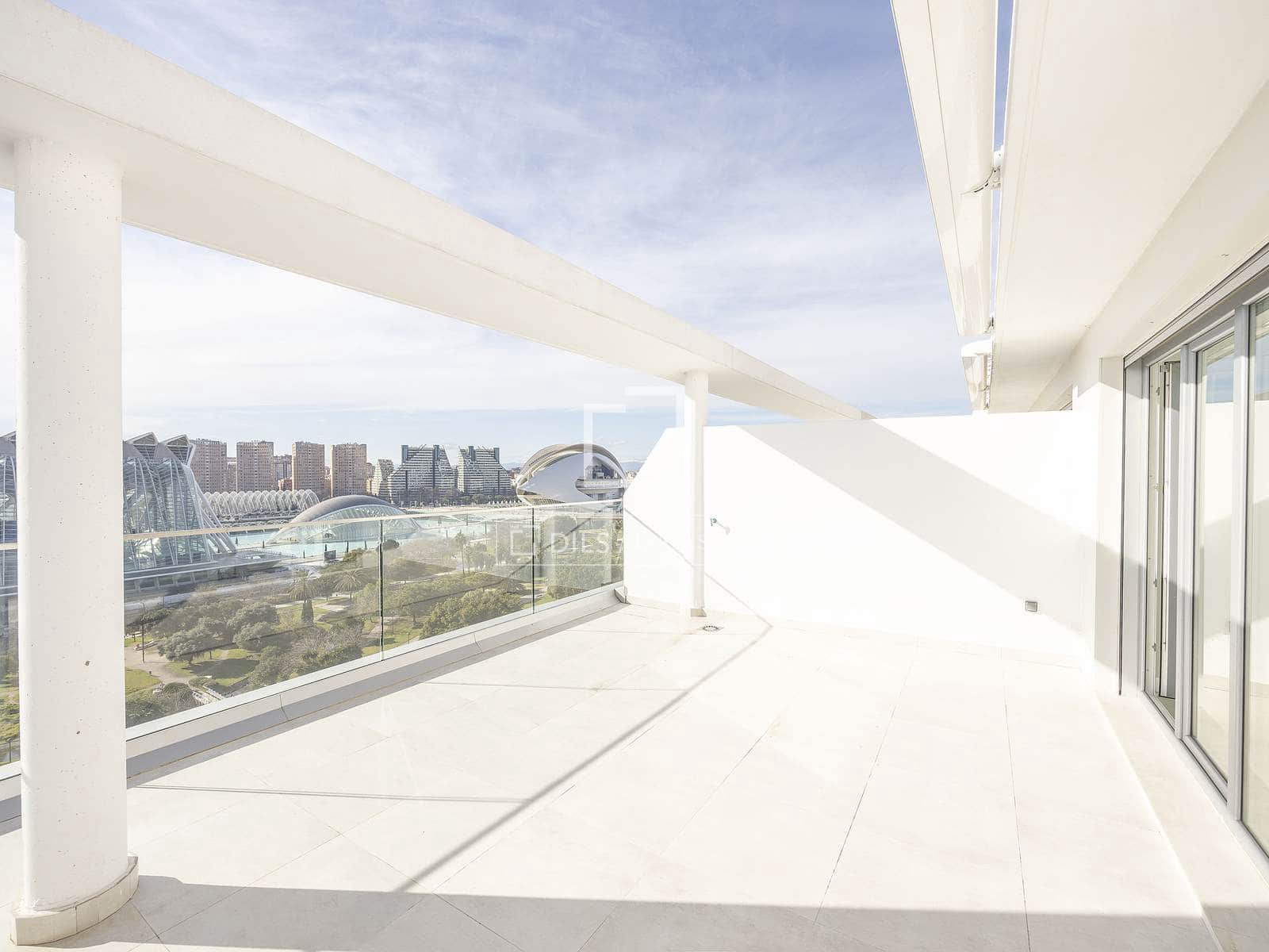 3 soverom Penthouse til leie i Valencia by med garasje - € 4 500 (Ref: 9360895)