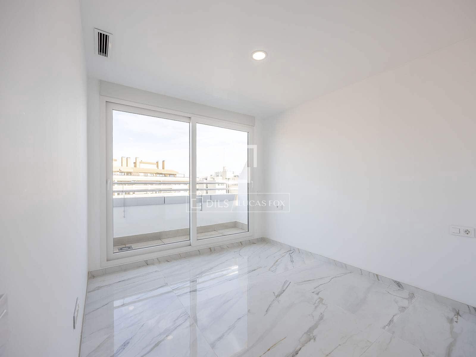 3 soverom Penthouse til leie i Valencia by med garasje - € 4 500 (Ref: 9360895)