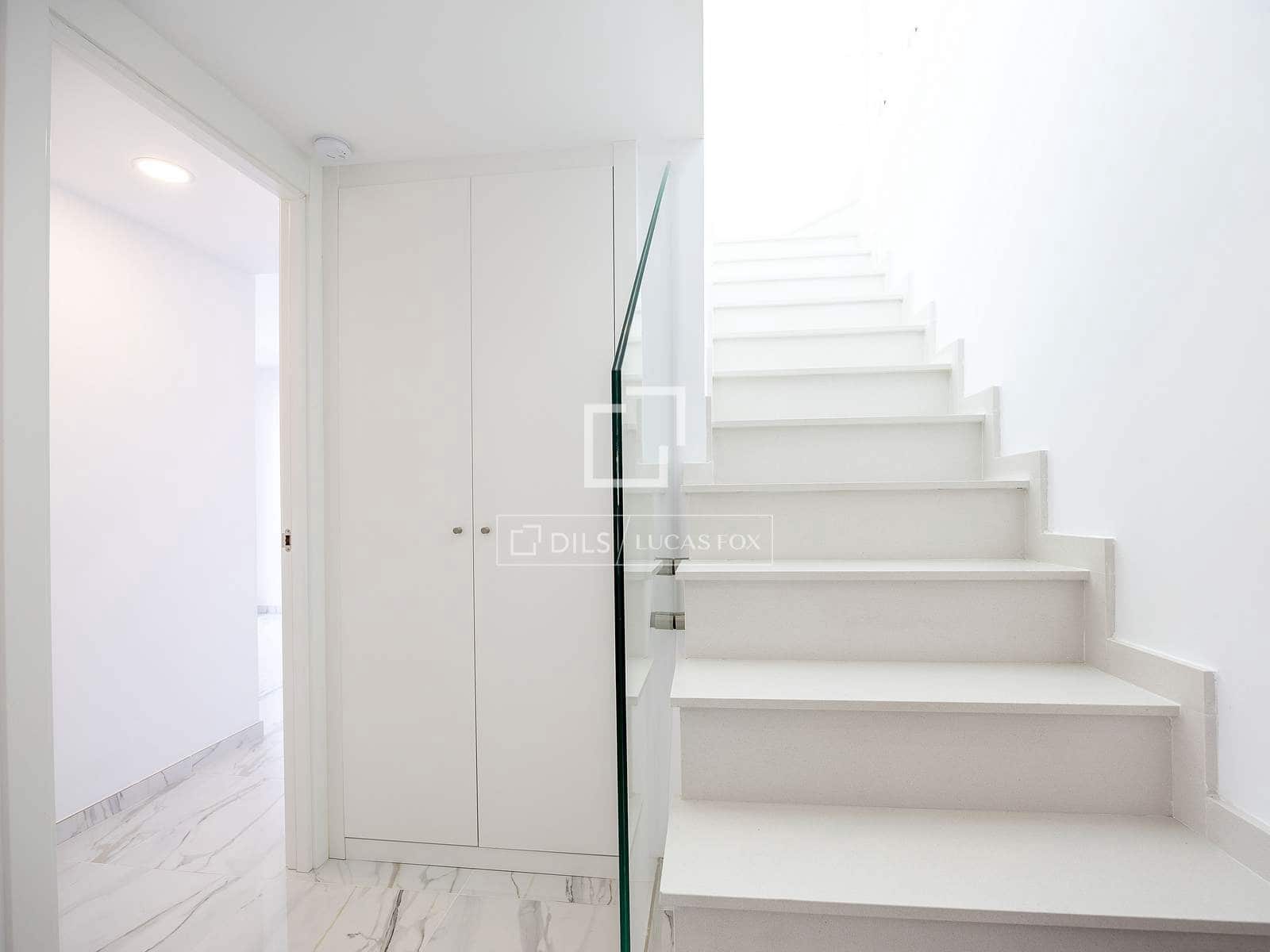 3 soverom Penthouse til leie i Valencia by med garasje - € 4 500 (Ref: 9360895)