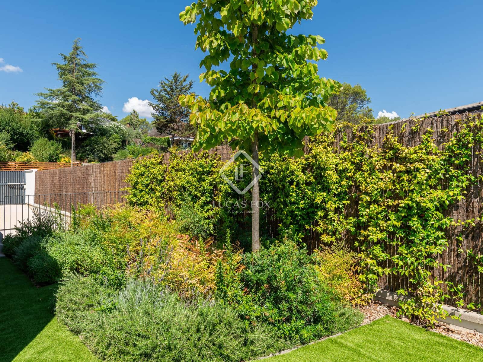 4 makuuhuone Huvila myytävänä paikassa Bellaterra mukana uima-altaan 
autotalli - 1 420 000 € (Ref: 9362998)