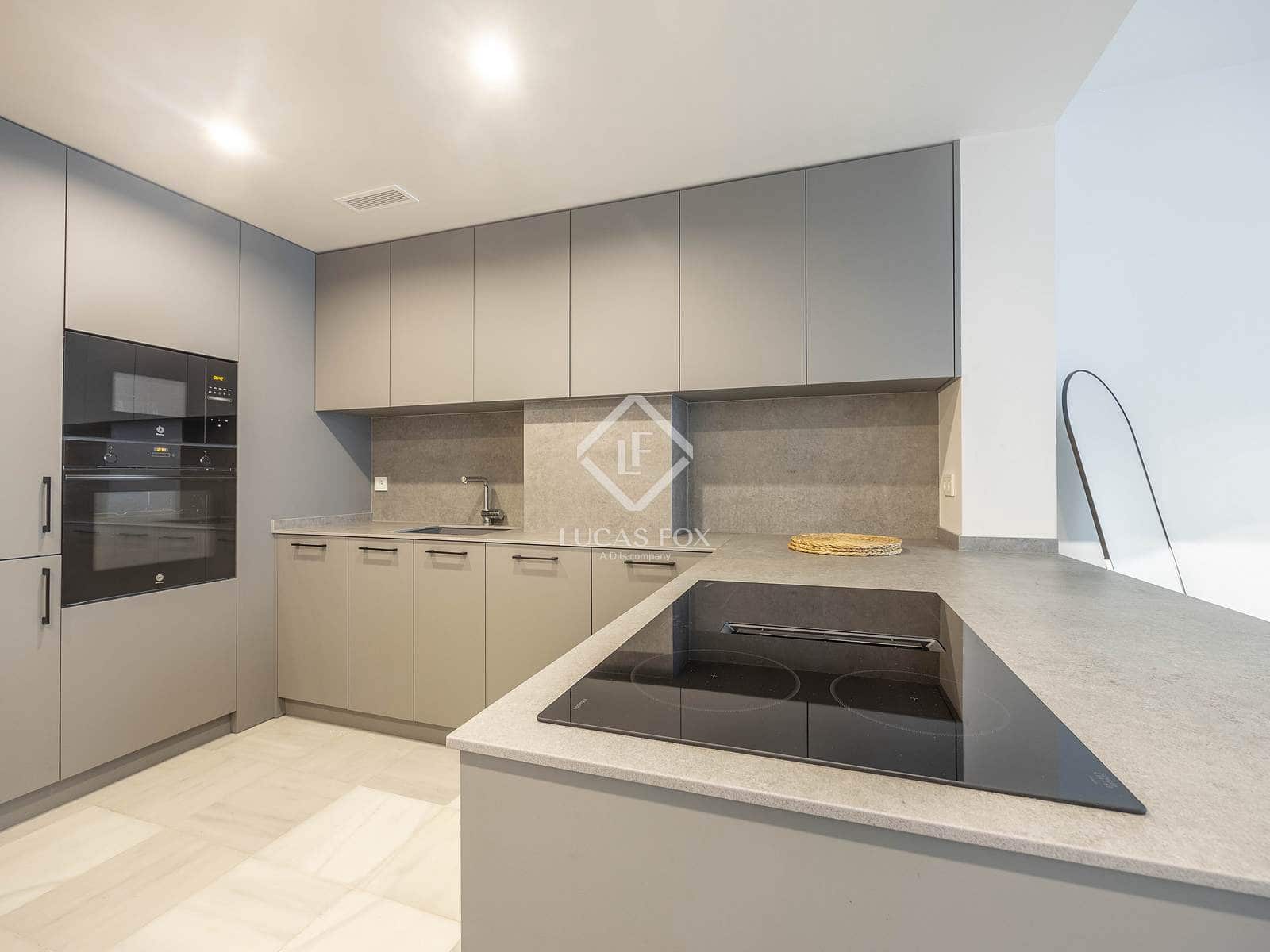 2 soverom Leilighet til leie i Valencia by - € 2 100 (Ref: 9363195)