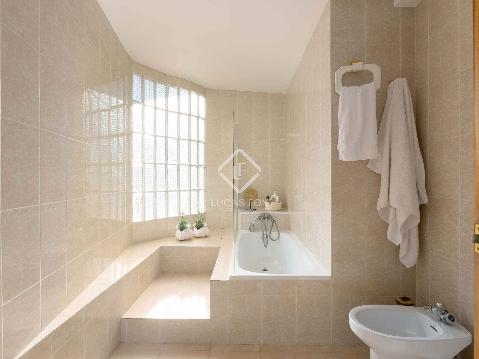 4 soveværelse Villa til salg i Alella med swimmingpool garage - € 790.000 (Ref: 9363315)