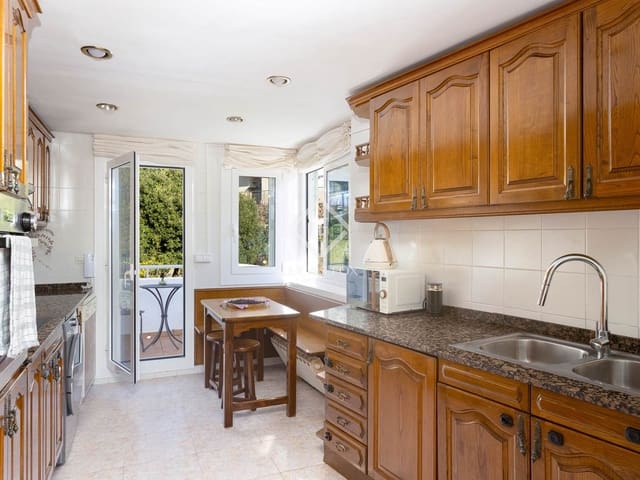 4 sypialnia Willa na sprzedaż w Alella z basenem garażem - 790 000 € (Ref: 9363315)