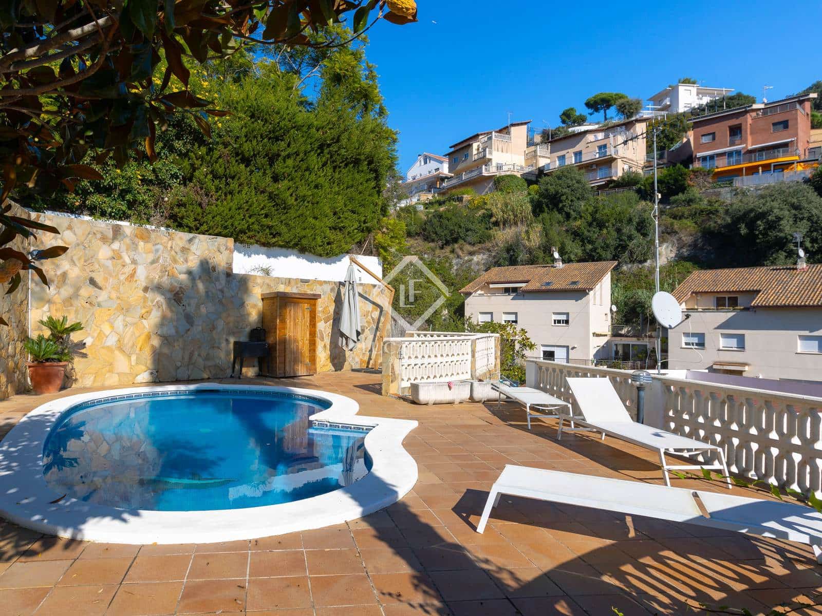 4 soveværelse Villa til salg i Alella med swimmingpool garage - € 790.000 (Ref: 9363315)