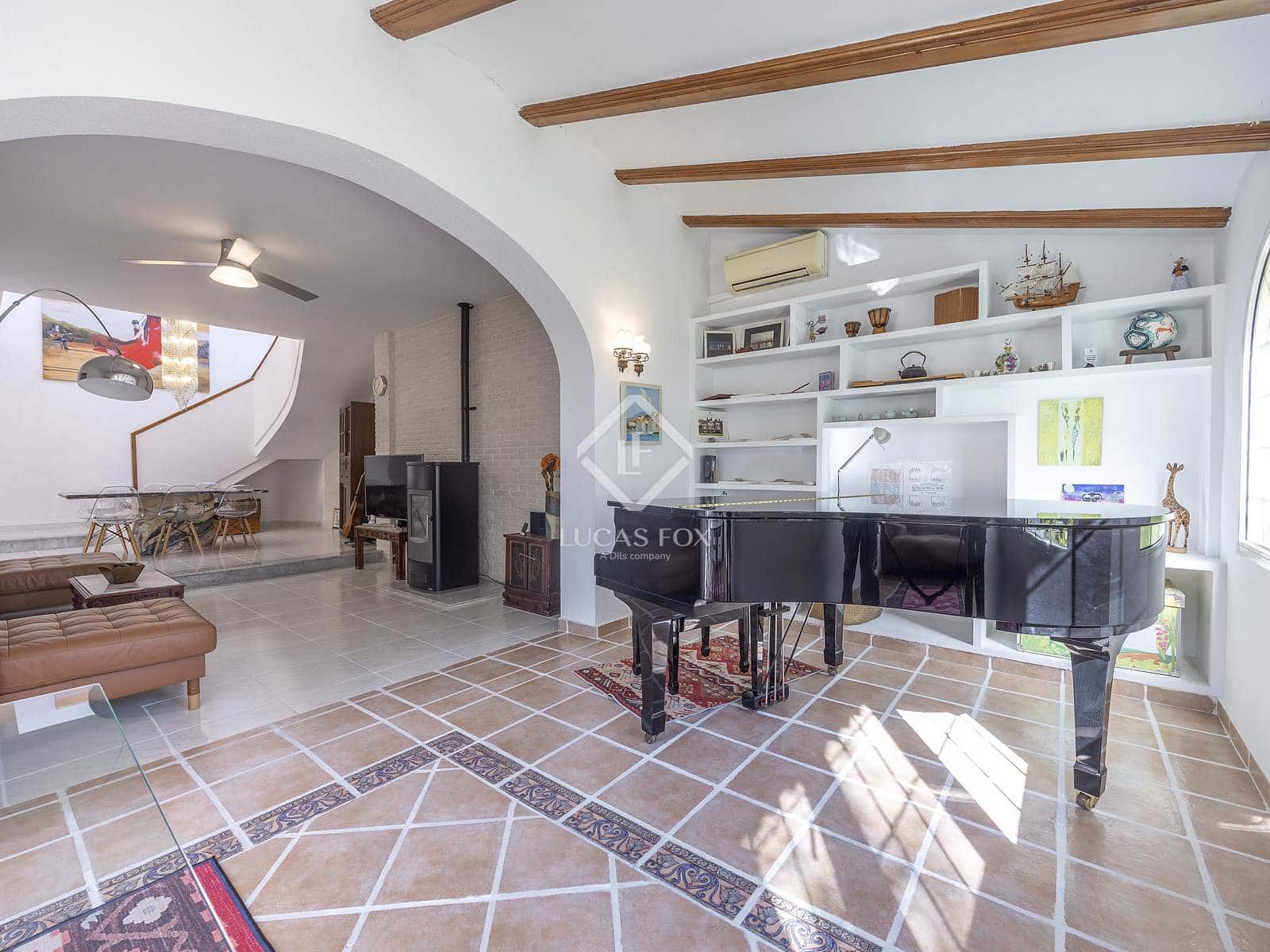 6 slaapkamer Villa te koop in L'Eliana met zwembad garage - € 680.000 (Ref: 9368877)