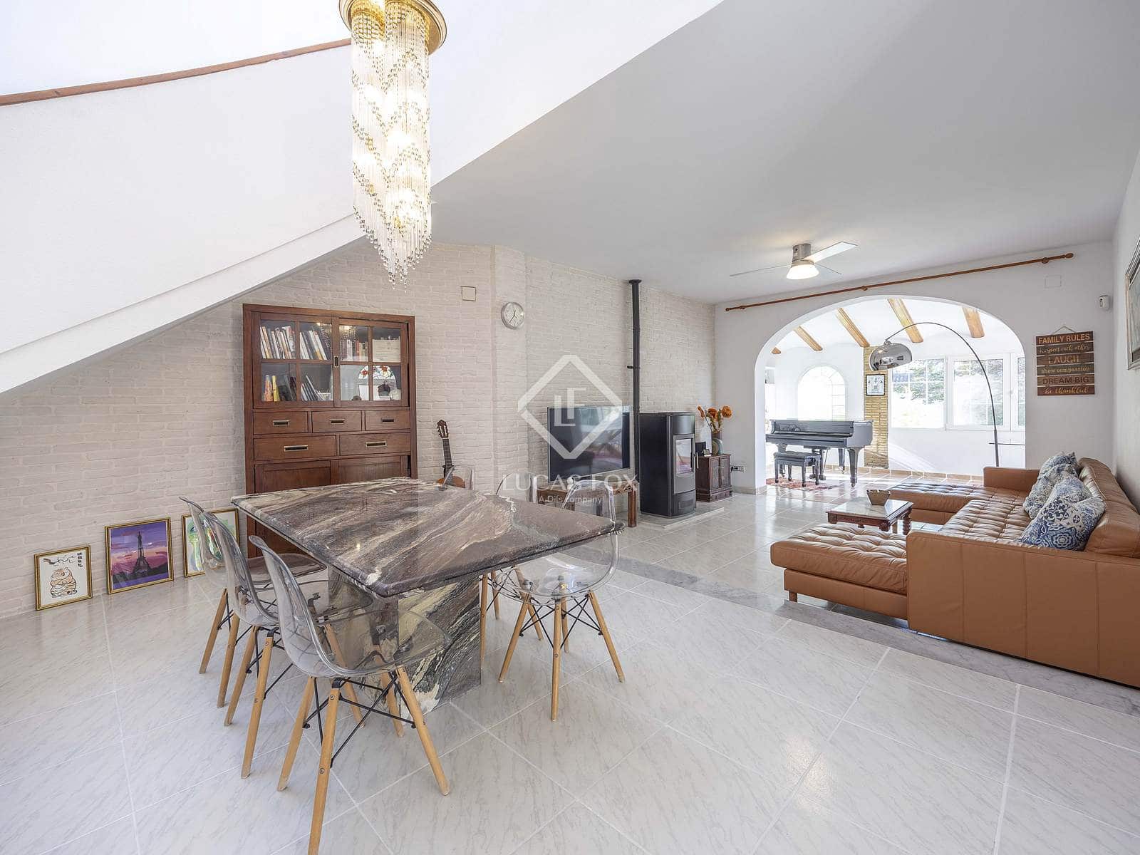 6 slaapkamer Villa te koop in L'Eliana met zwembad garage - € 680.000 (Ref: 9368877)