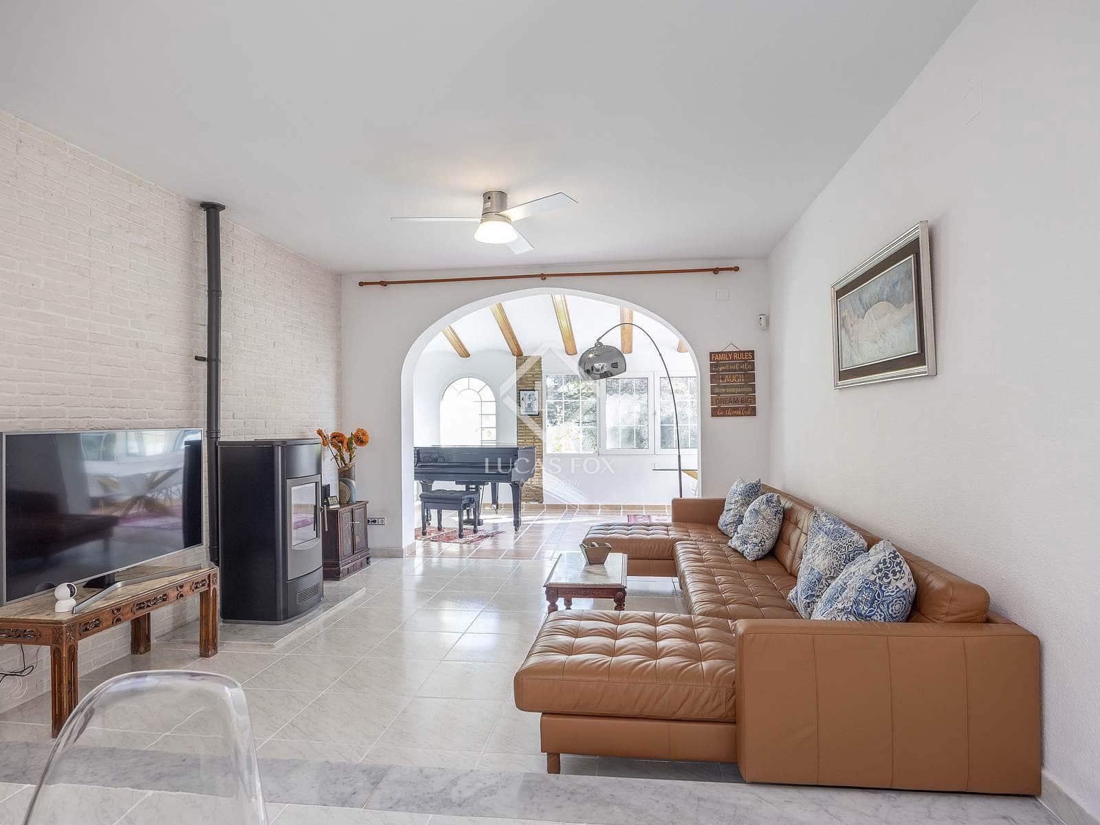 6 slaapkamer Villa te koop in L'Eliana met zwembad garage - € 680.000 (Ref: 9368877)