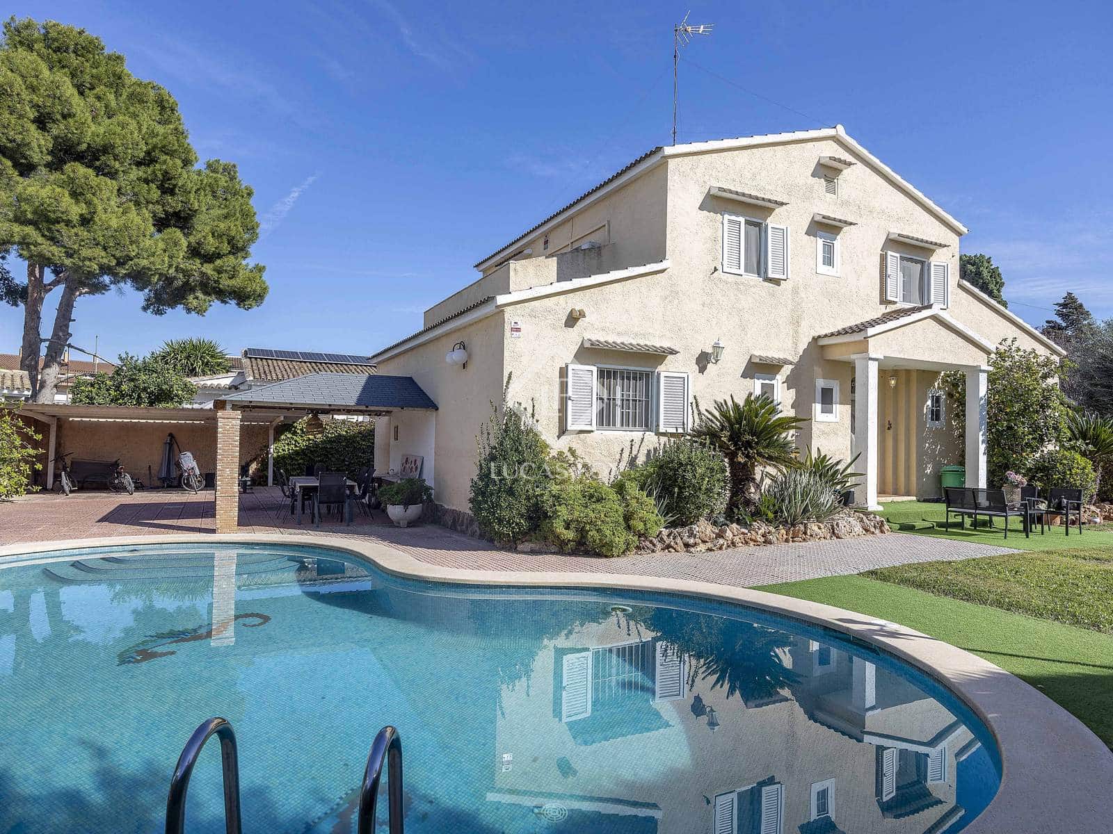 6 slaapkamer Villa te koop in L'Eliana met zwembad garage - € 680.000 (Ref: 9368877)