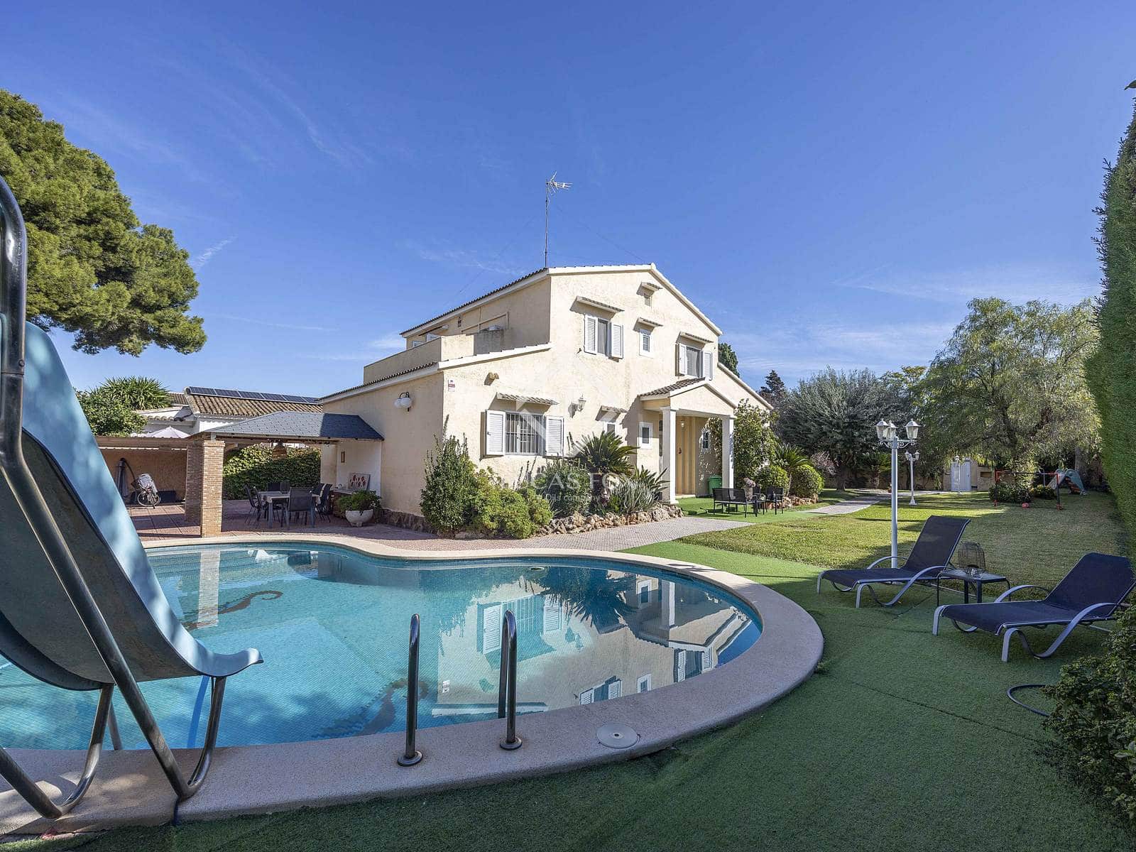 6 slaapkamer Villa te koop in L'Eliana met zwembad garage - € 680.000 (Ref: 9368877)