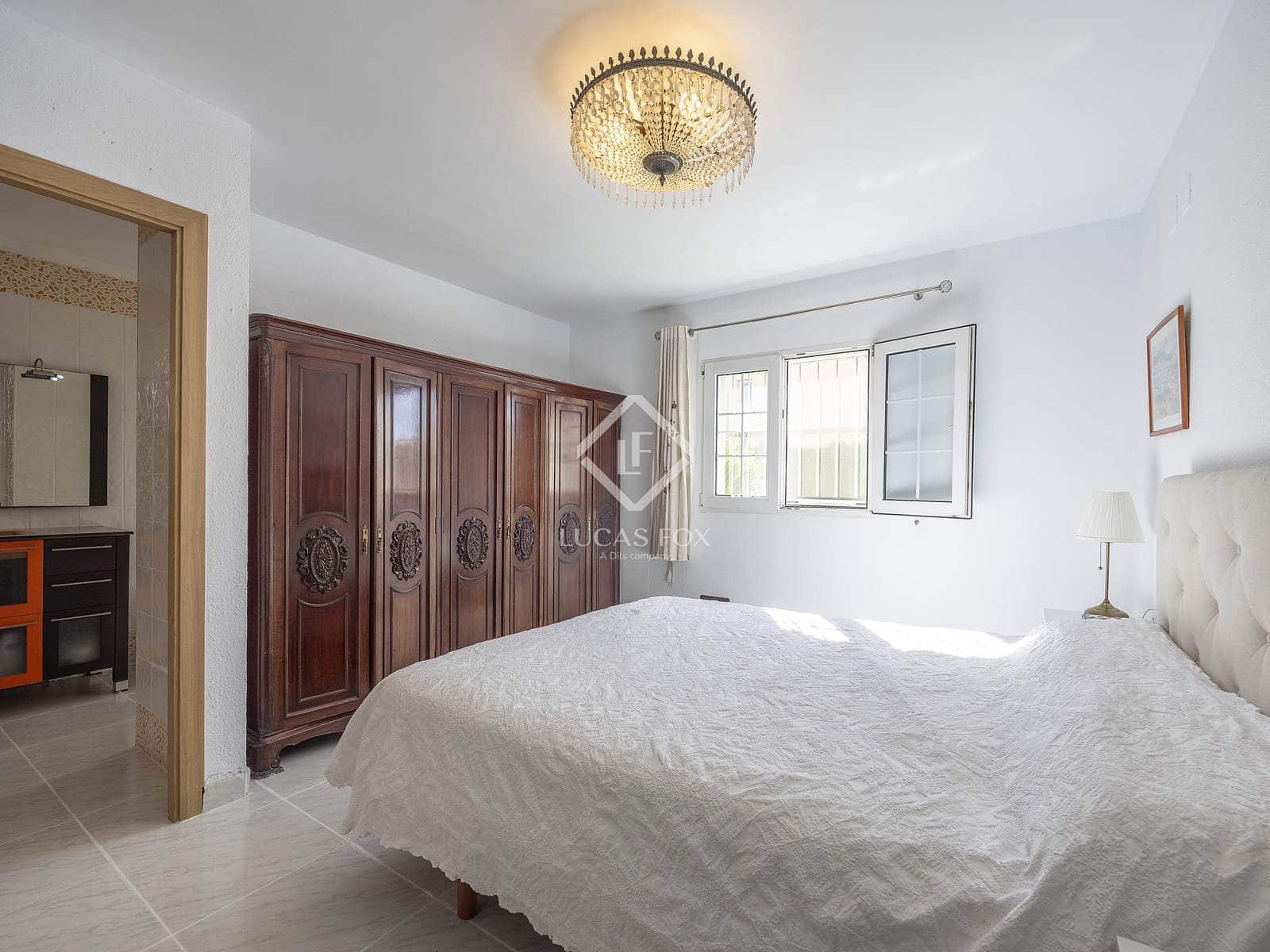 6 slaapkamer Villa te koop in L'Eliana met zwembad garage - € 680.000 (Ref: 9368877)