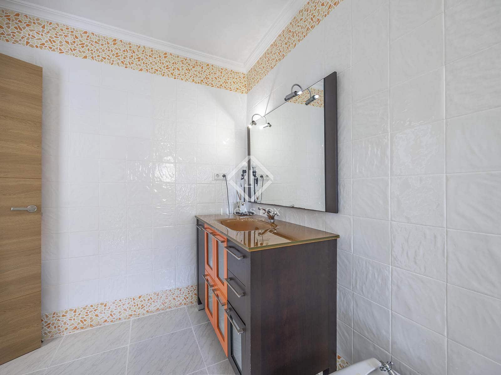 6 slaapkamer Villa te koop in L'Eliana met zwembad garage - € 680.000 (Ref: 9368877)