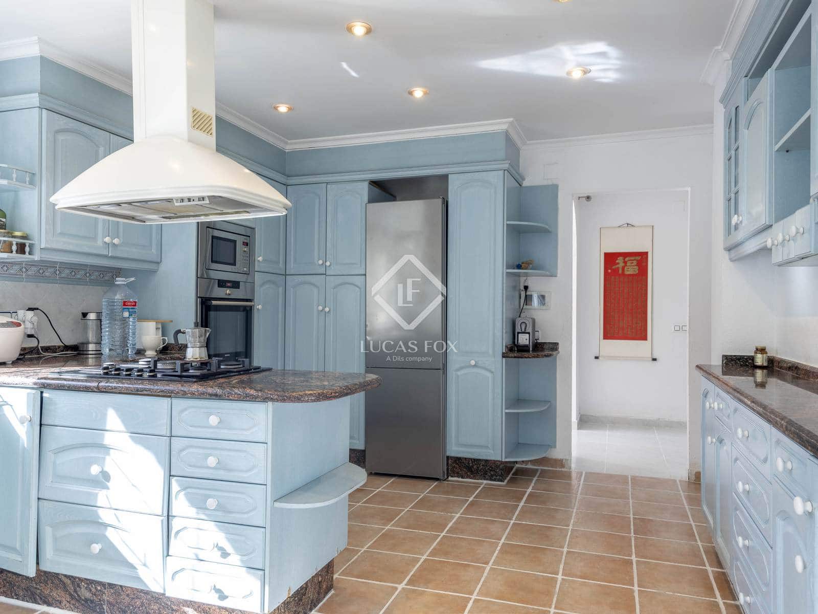 6 slaapkamer Villa te koop in L'Eliana met zwembad garage - € 680.000 (Ref: 9368877)