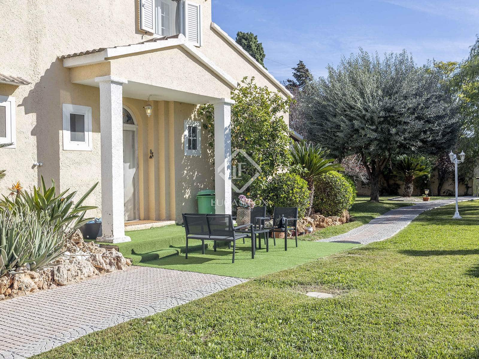 6 slaapkamer Villa te koop in L'Eliana met zwembad garage - € 680.000 (Ref: 9368877)