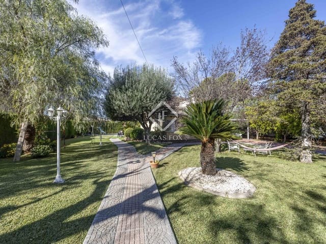 6 soverom Villa til salgs i L'Eliana med svømmebasseng garasje - € 680 000 (Ref: 9368877)