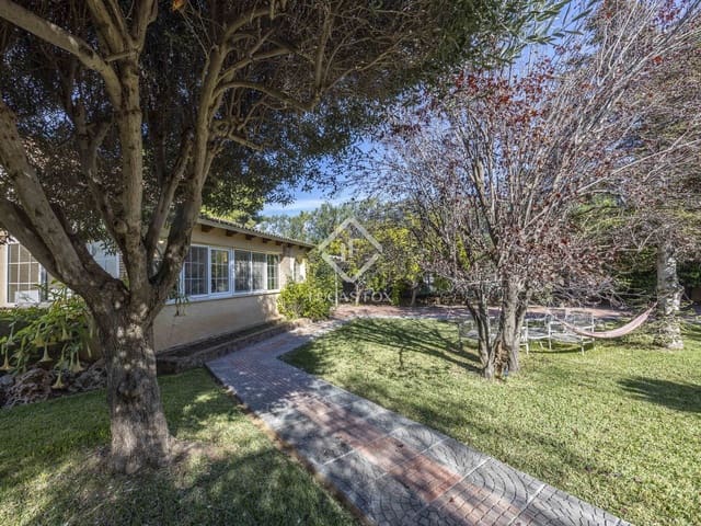 6 soverom Villa til salgs i L'Eliana med svømmebasseng garasje - € 680 000 (Ref: 9368877)