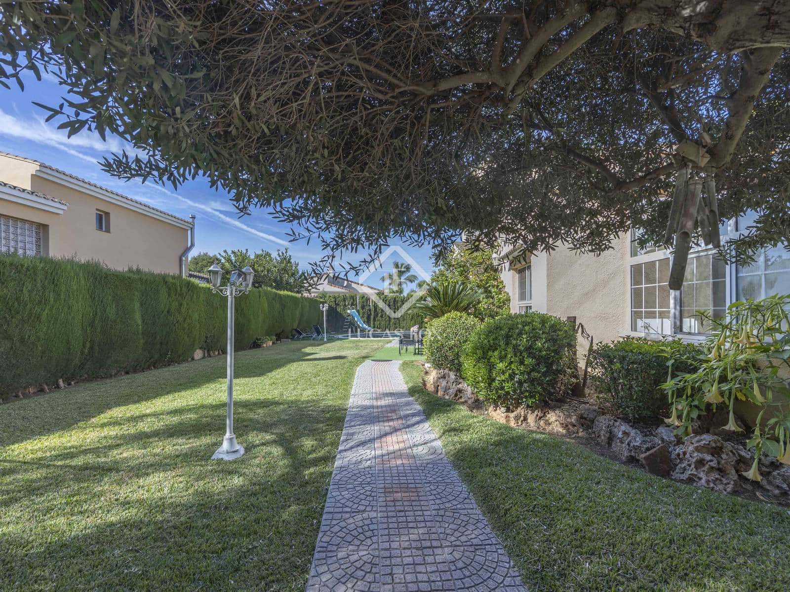 6 slaapkamer Villa te koop in L'Eliana met zwembad garage - € 680.000 (Ref: 9368877)