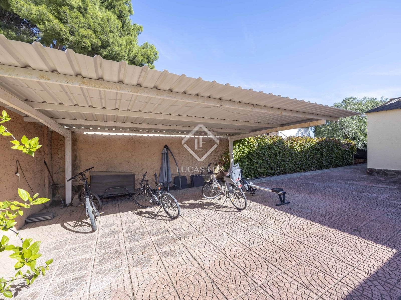 6 slaapkamer Villa te koop in L'Eliana met zwembad garage - € 680.000 (Ref: 9368877)