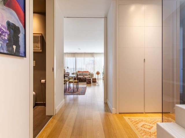 3 makuuhuone Huoneisto myytävänä paikassa Madrid kaupunki mukana uima-altaan 
autotalli - 1 580 000 € (Ref: 9369074)