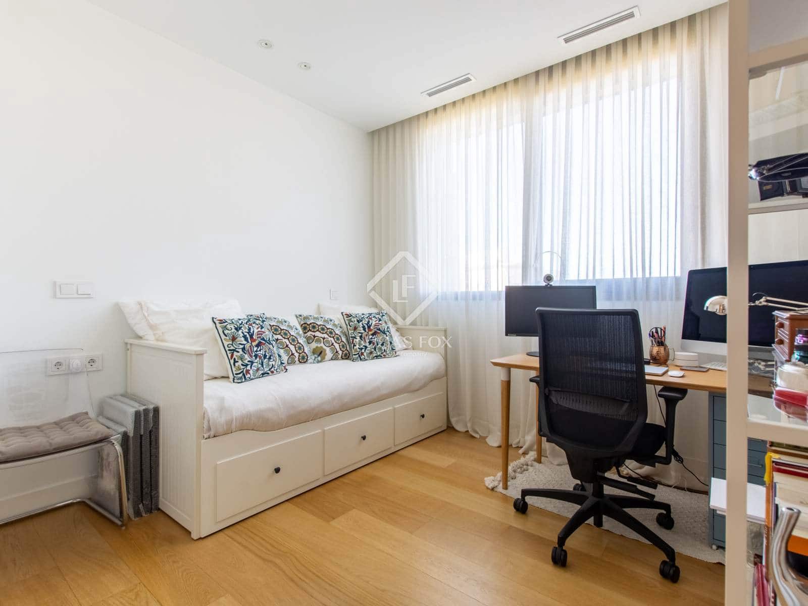 3 sypialnia Apartament na sprzedaż w Miasto Madryt z basenem garażem - 1 580 000 € (Ref: 9369074)