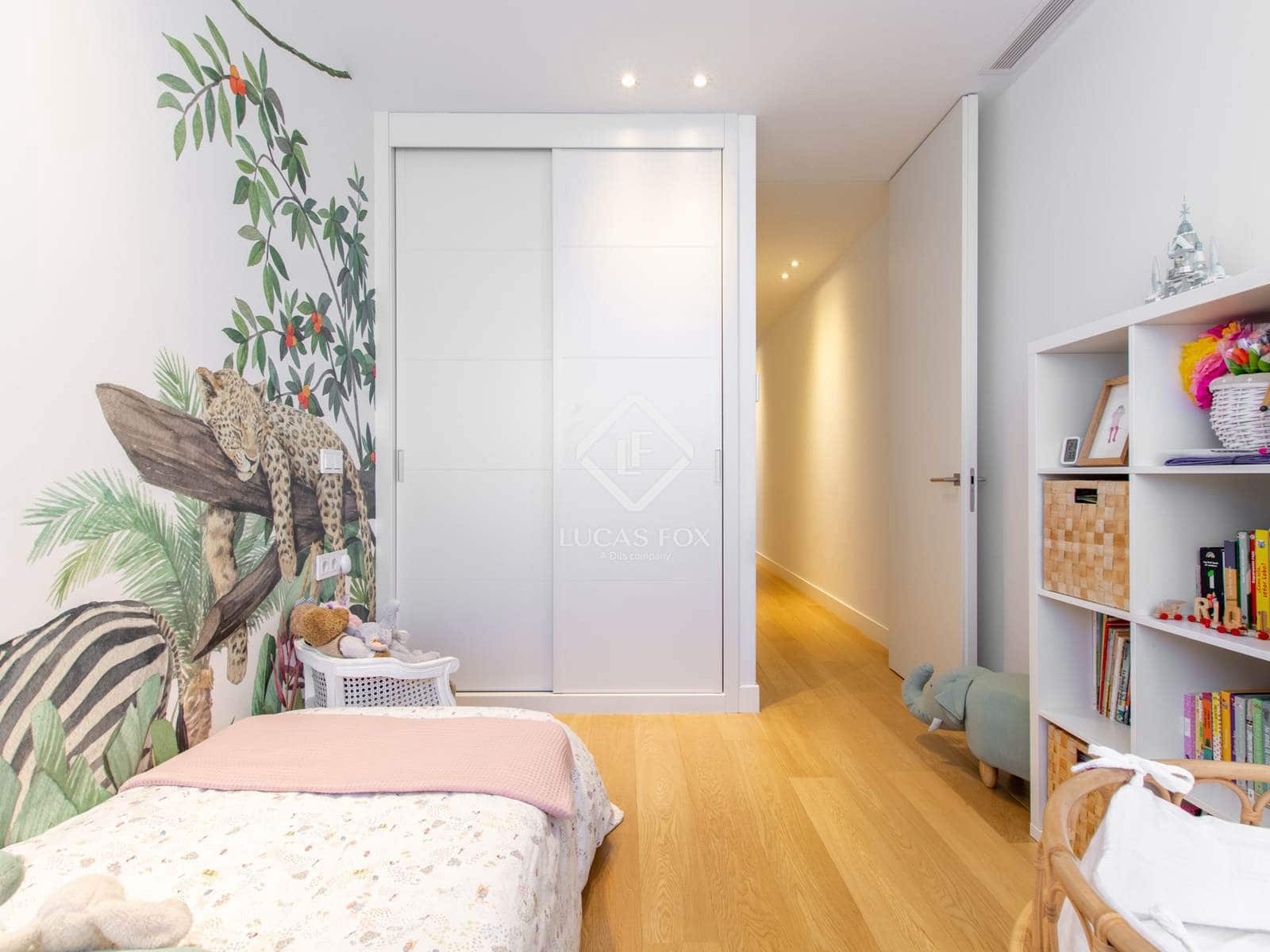 3 sypialnia Apartament na sprzedaż w Miasto Madryt z basenem garażem - 1 580 000 € (Ref: 9369074)