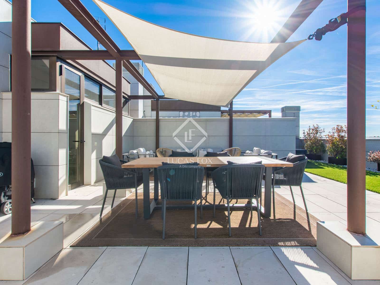 3 sypialnia Apartament na sprzedaż w Miasto Madryt z basenem garażem - 1 580 000 € (Ref: 9369074)