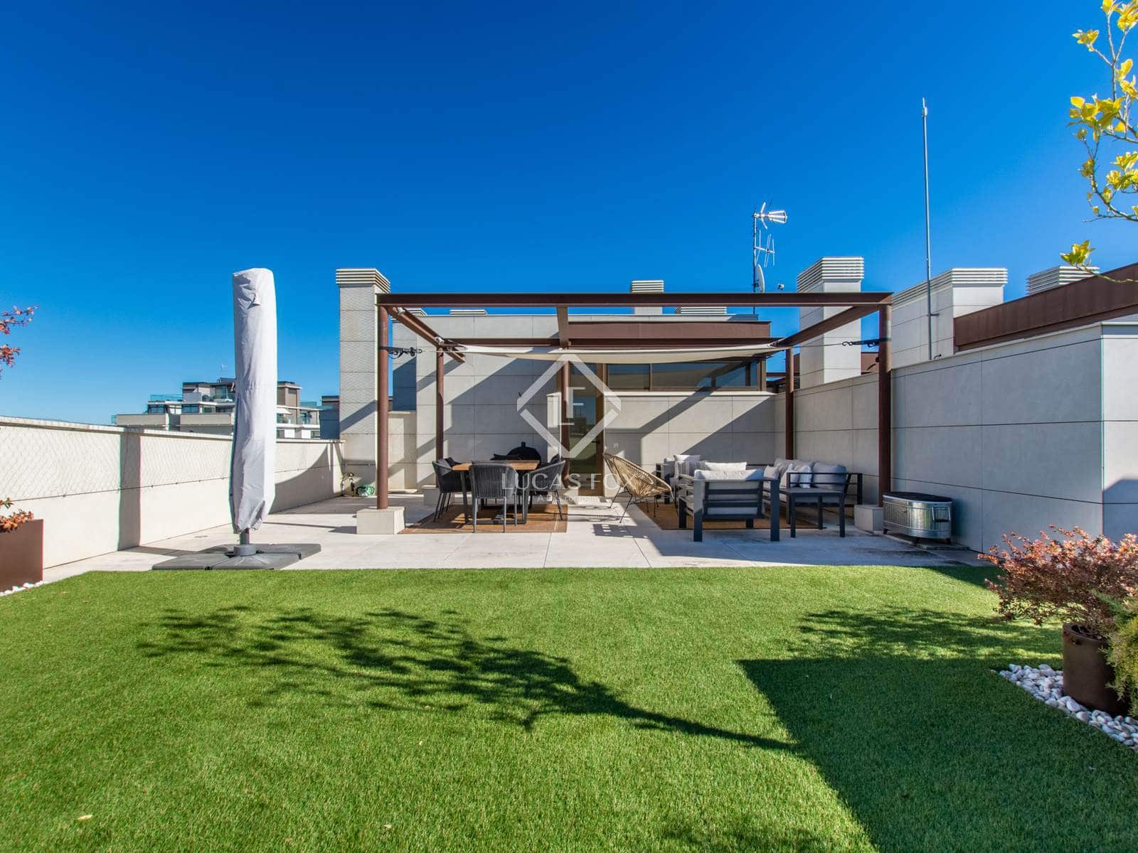 3 sypialnia Apartament na sprzedaż w Miasto Madryt z basenem garażem - 1 580 000 € (Ref: 9369074)