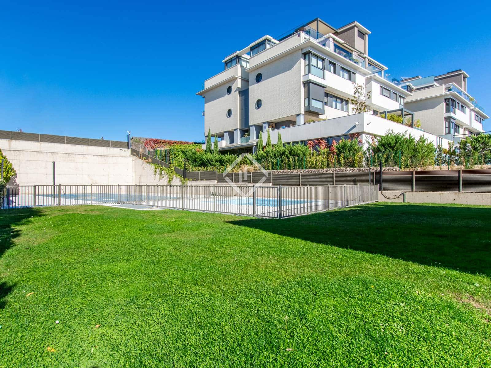 3 sypialnia Apartament na sprzedaż w Miasto Madryt z basenem garażem - 1 580 000 € (Ref: 9369074)