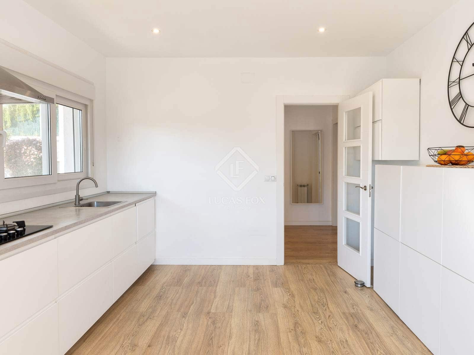 6 makuuhuone Huvila myytävänä paikassa Lloret de Mar mukana uima-altaan - 880 000 € (Ref: 9369298)