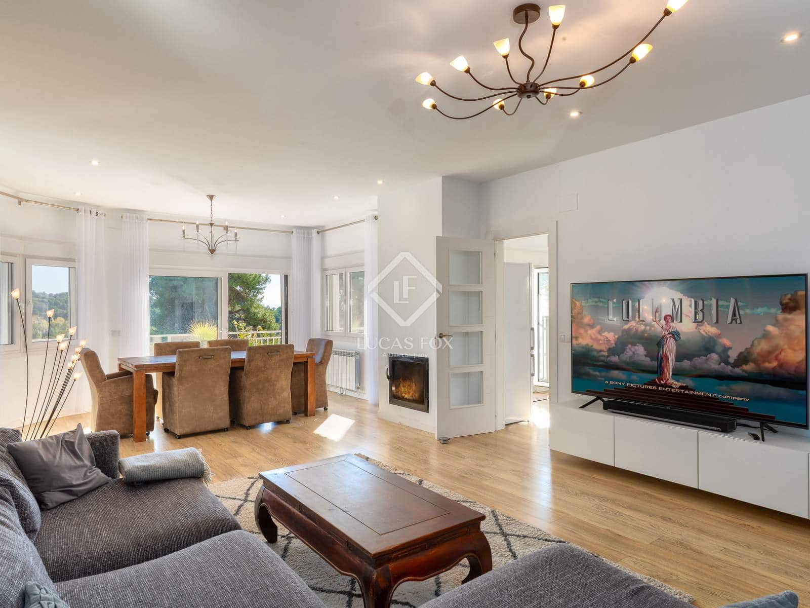 6 makuuhuone Huvila myytävänä paikassa Lloret de Mar mukana uima-altaan - 880 000 € (Ref: 9369298)