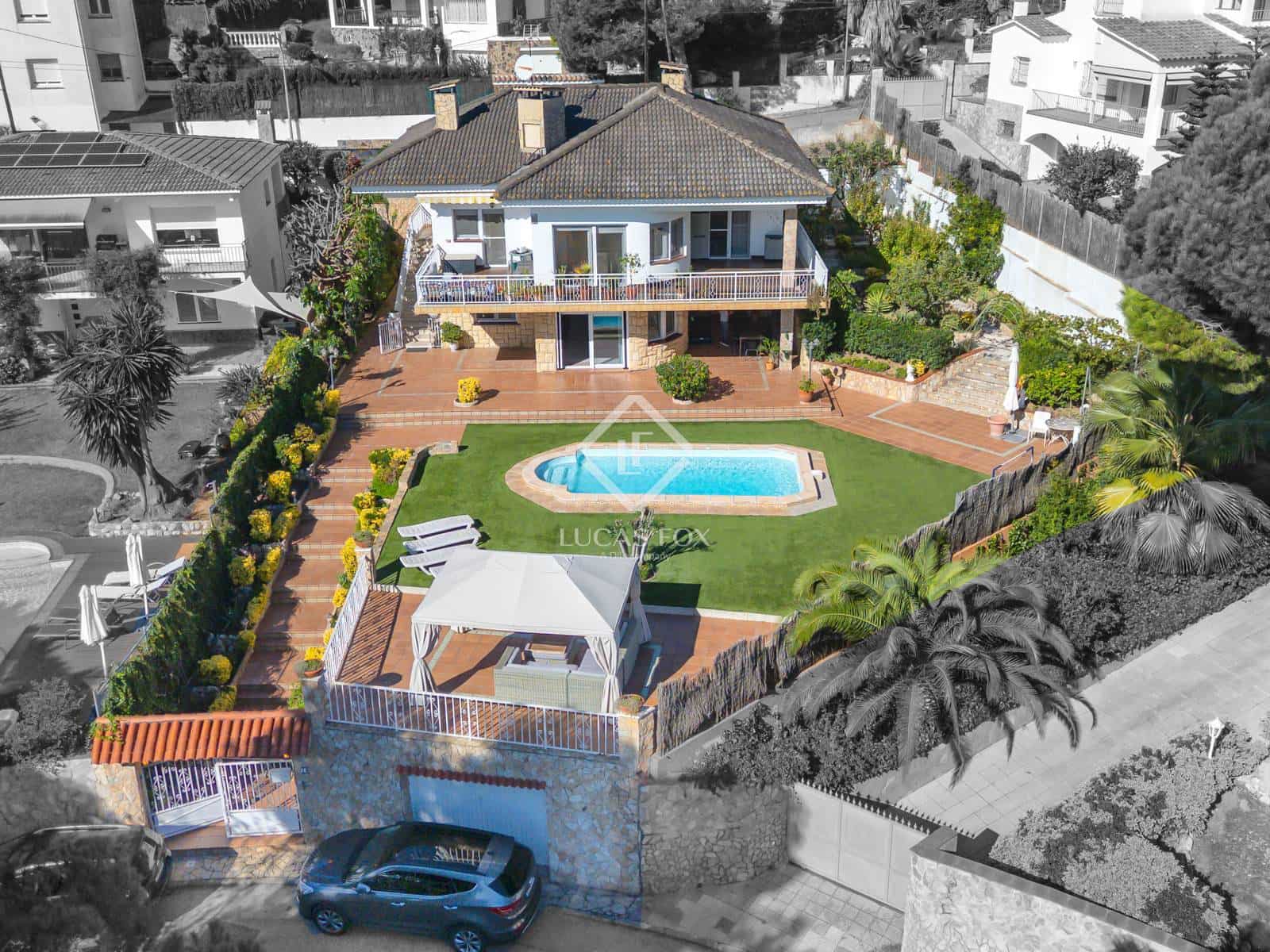 6 makuuhuone Huvila myytävänä paikassa Lloret de Mar mukana uima-altaan - 880 000 € (Ref: 9369298)