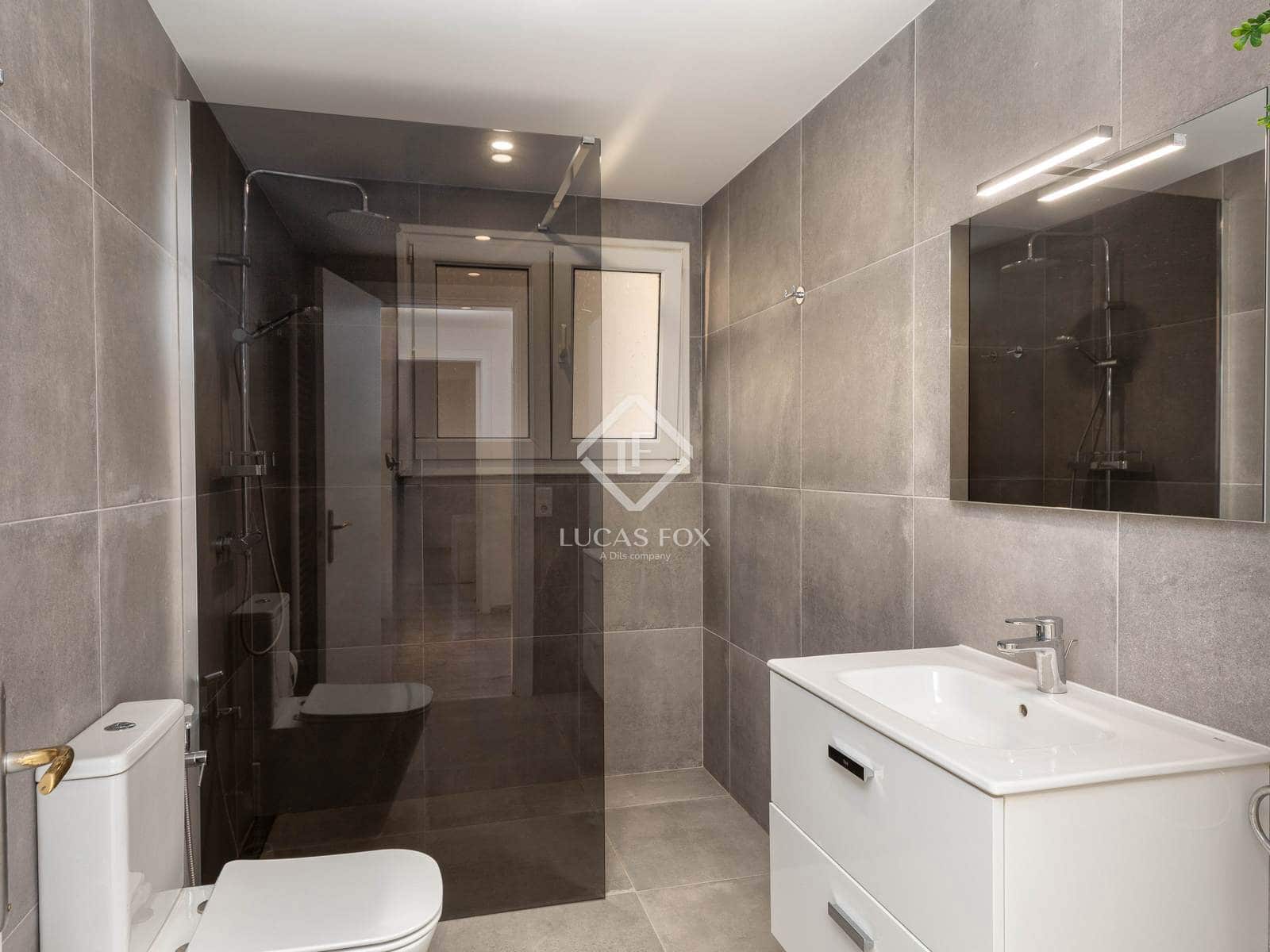 6 makuuhuone Huvila myytävänä paikassa Lloret de Mar mukana uima-altaan - 880 000 € (Ref: 9369298)