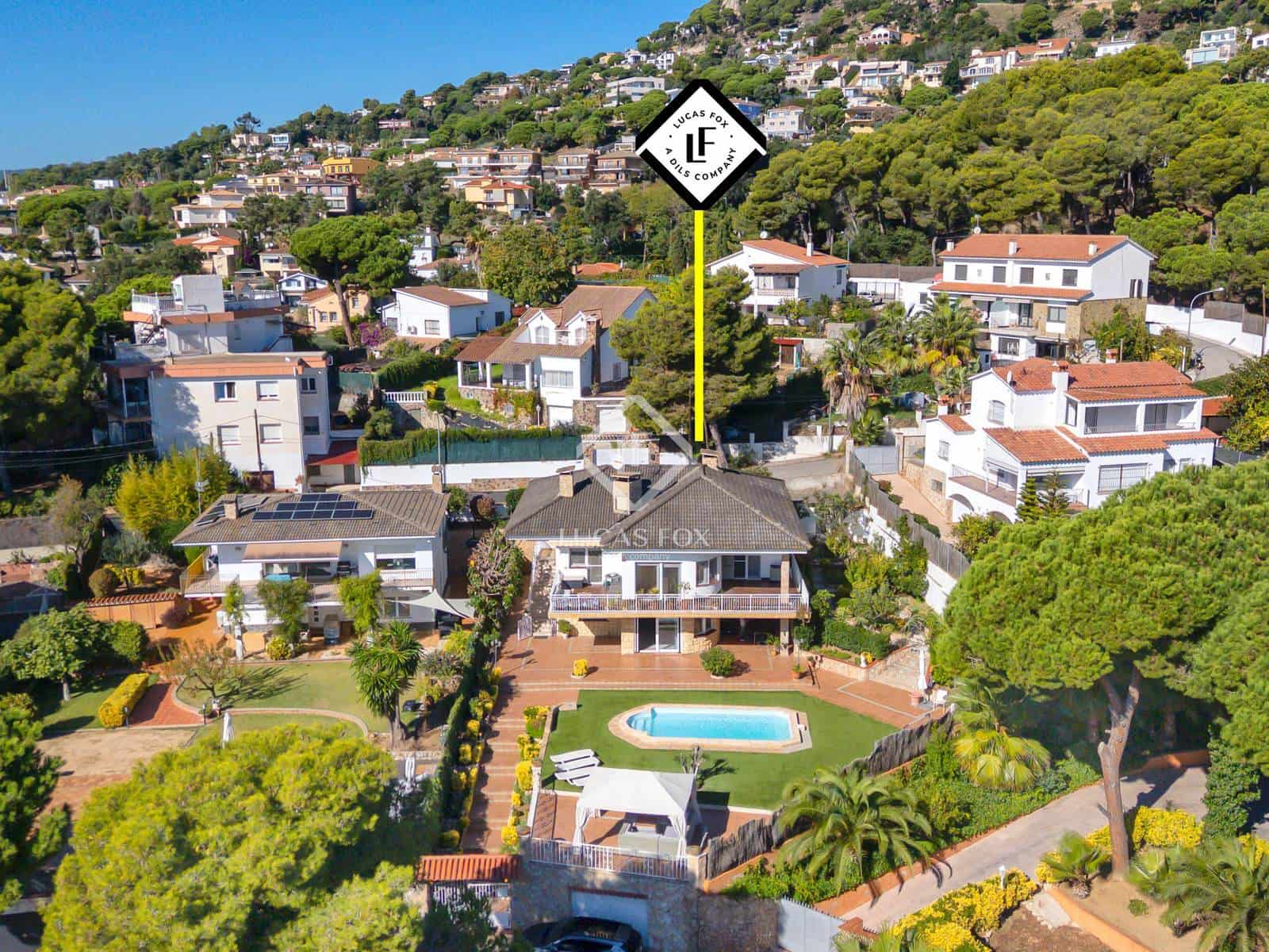 6 makuuhuone Huvila myytävänä paikassa Lloret de Mar mukana uima-altaan - 880 000 € (Ref: 9369298)